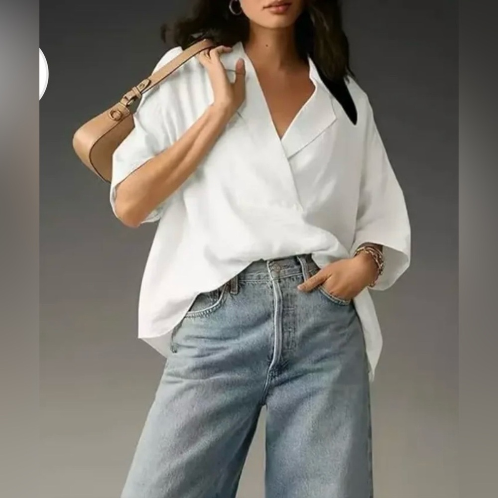 GiGio Timeless Classic White Women's Top NWT Medium